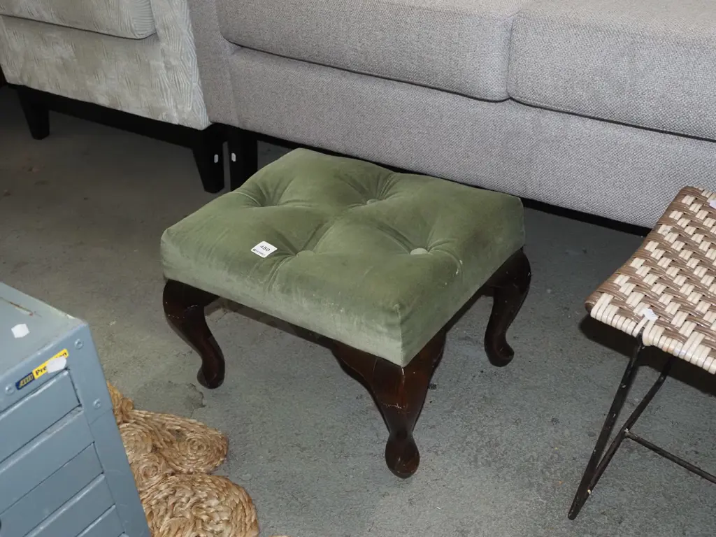 cab leg deep button footstool Image 1++