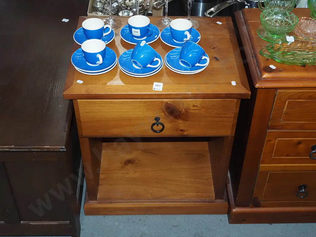 pine single drawer bedside cabinet Image 1++