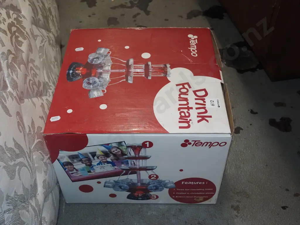 as new boxed Drinks Fountain Image 1++