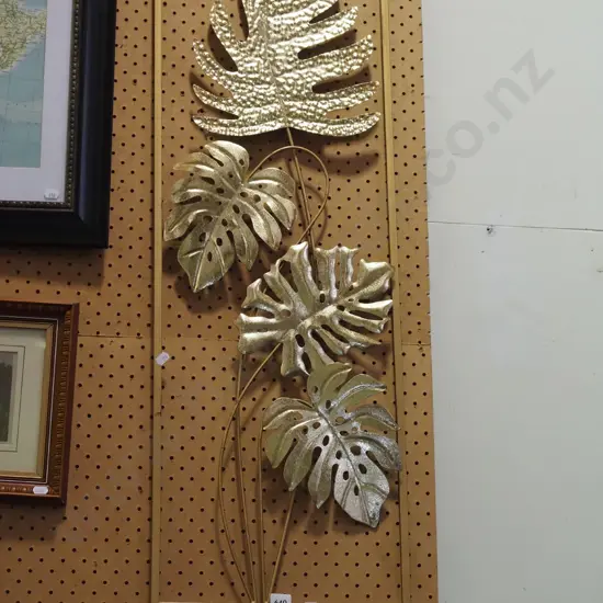 wrought metal wall art -tropical leaves