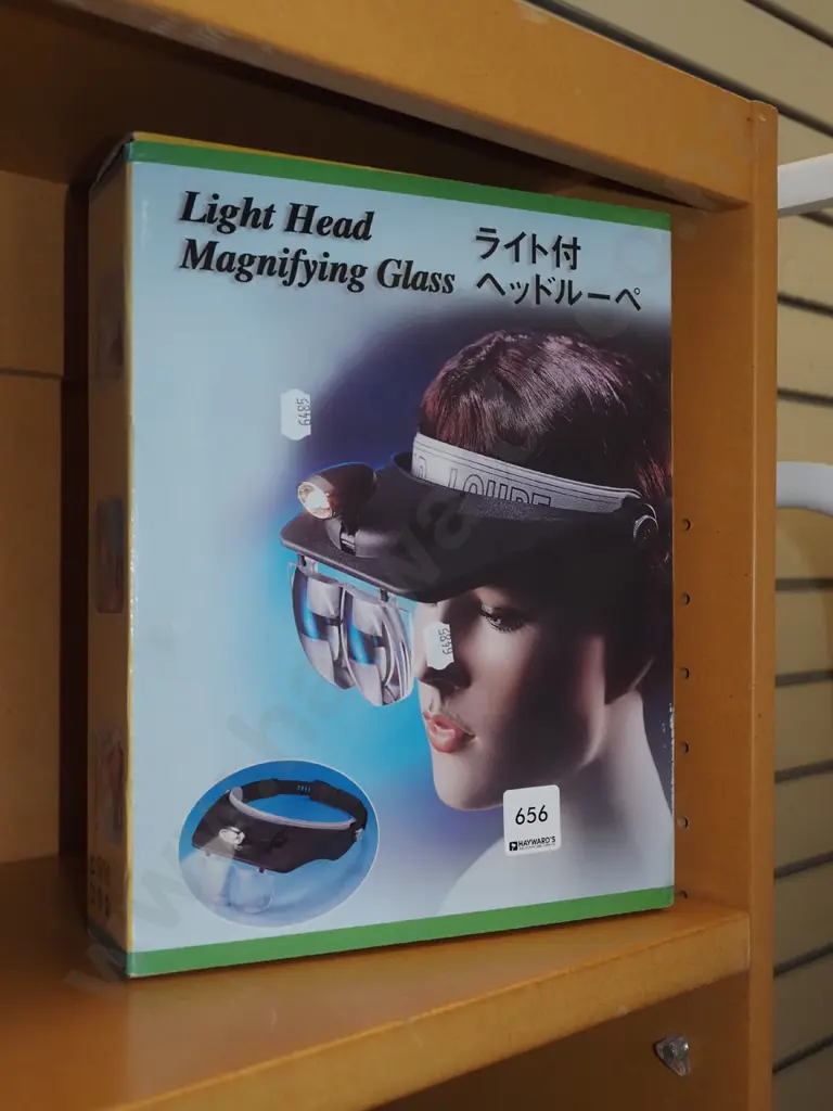 boxed as new light head magnifying glass Image 1++