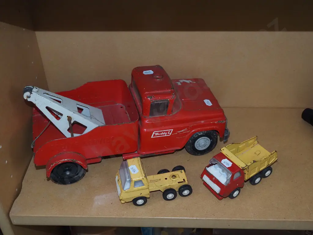 3x vintage toy trucks - some damage Image 1++