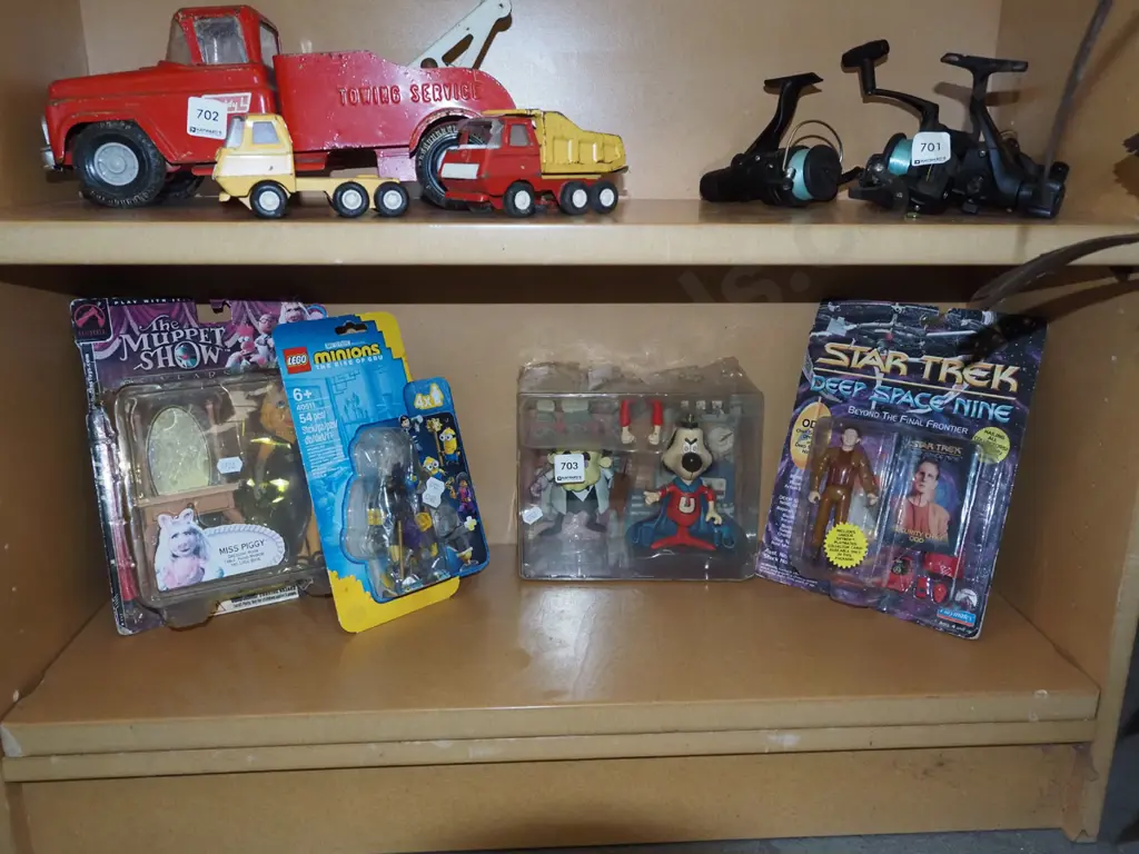 carded action figurines - some damage to some boxes Image 1++