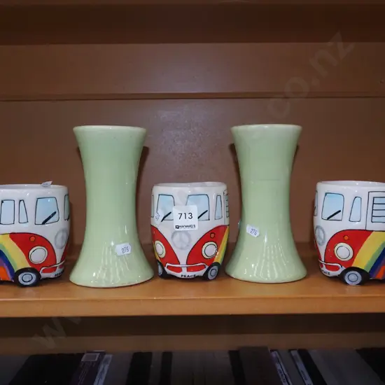 3x VW Kombi coffee cups, 2x DHS vases H160