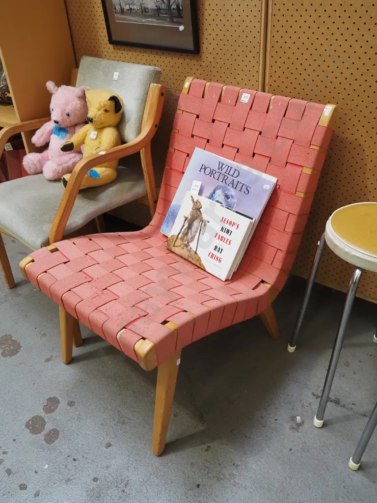 mid century wood and woven belt reception chair Image 1++