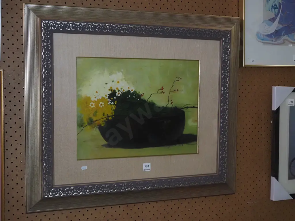 gilt framed oil - still life flowers Image 1++