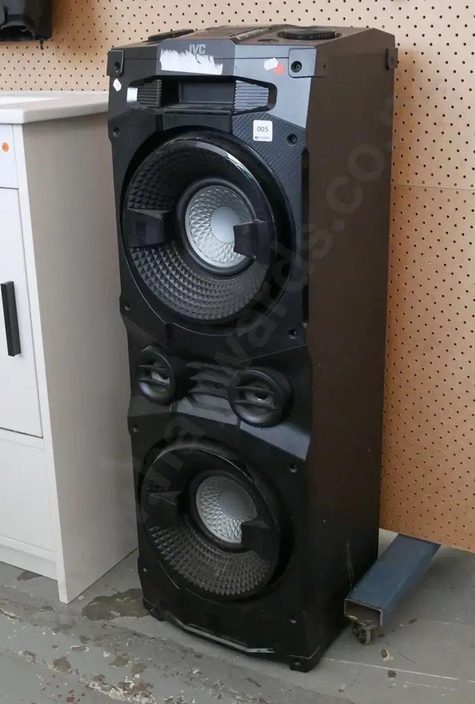 JVC Bluetooth party speaker - no power cord Image 1++