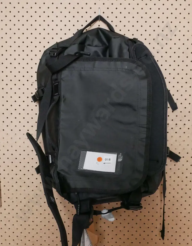 North Face duffle bag (security tag still attached) Image 1++