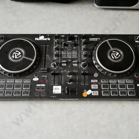 Numark DJ Deck, Mixtrack Pro FX
