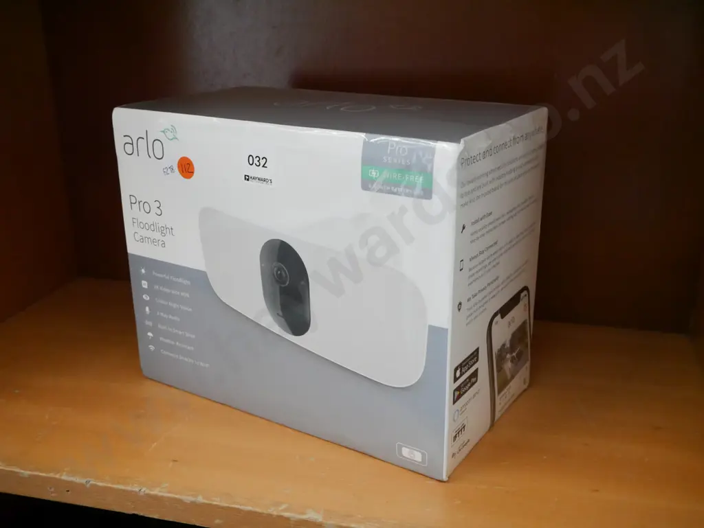 Arlo pro 3 floodlight camera Image 1++