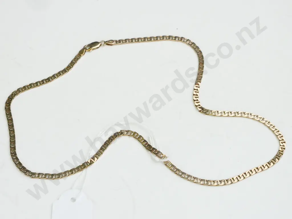 Square linked gold coloured necklace Image 1++