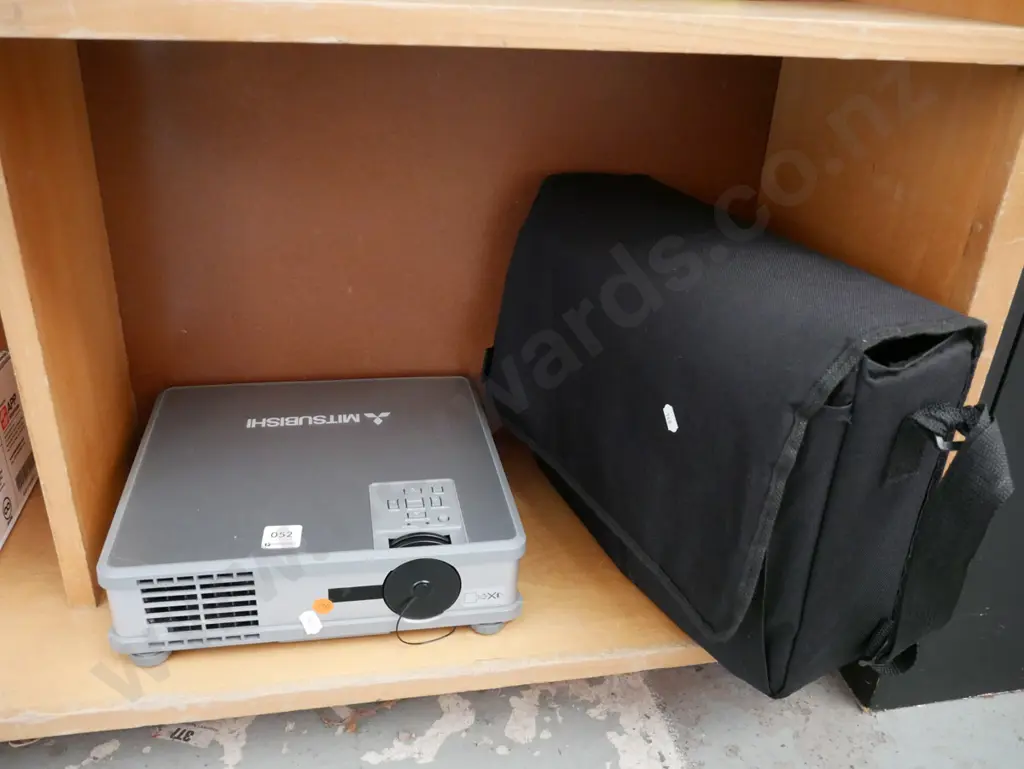 Bag Mitsubishi Projector Image 1++