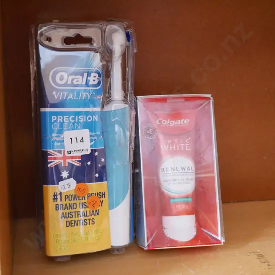 Oral B Vitality electric toothbrush Colgate toothpast