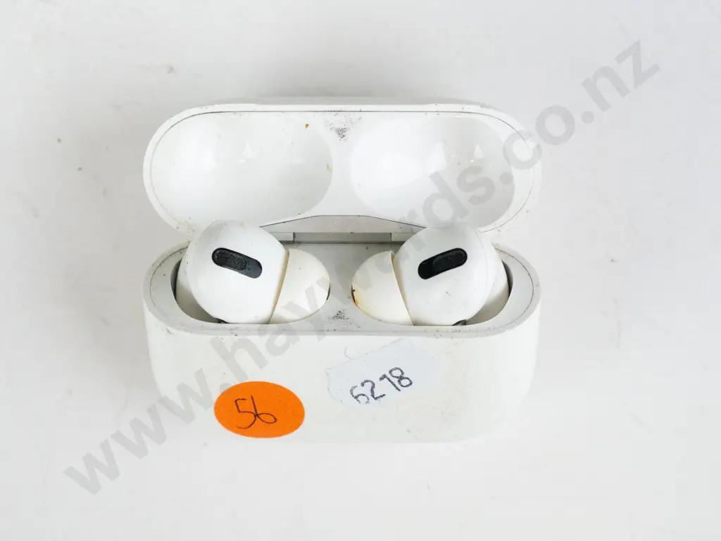 Apple Airpods & charging case Image 1++
