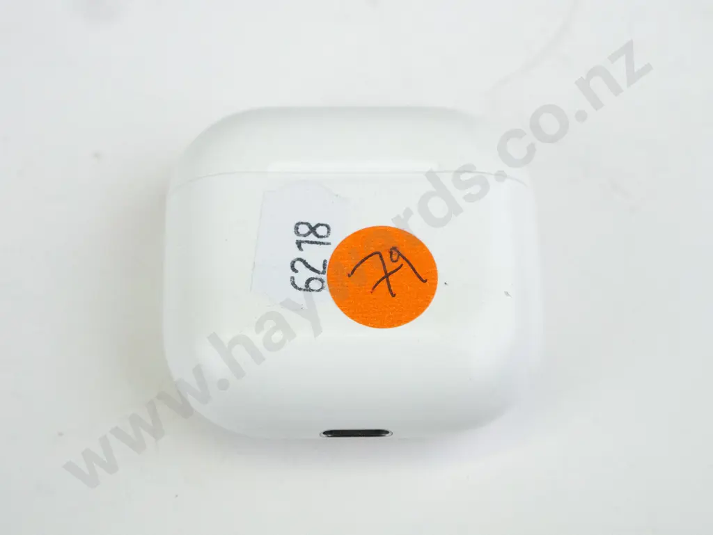 Apple airpods in white charging case Image 1++