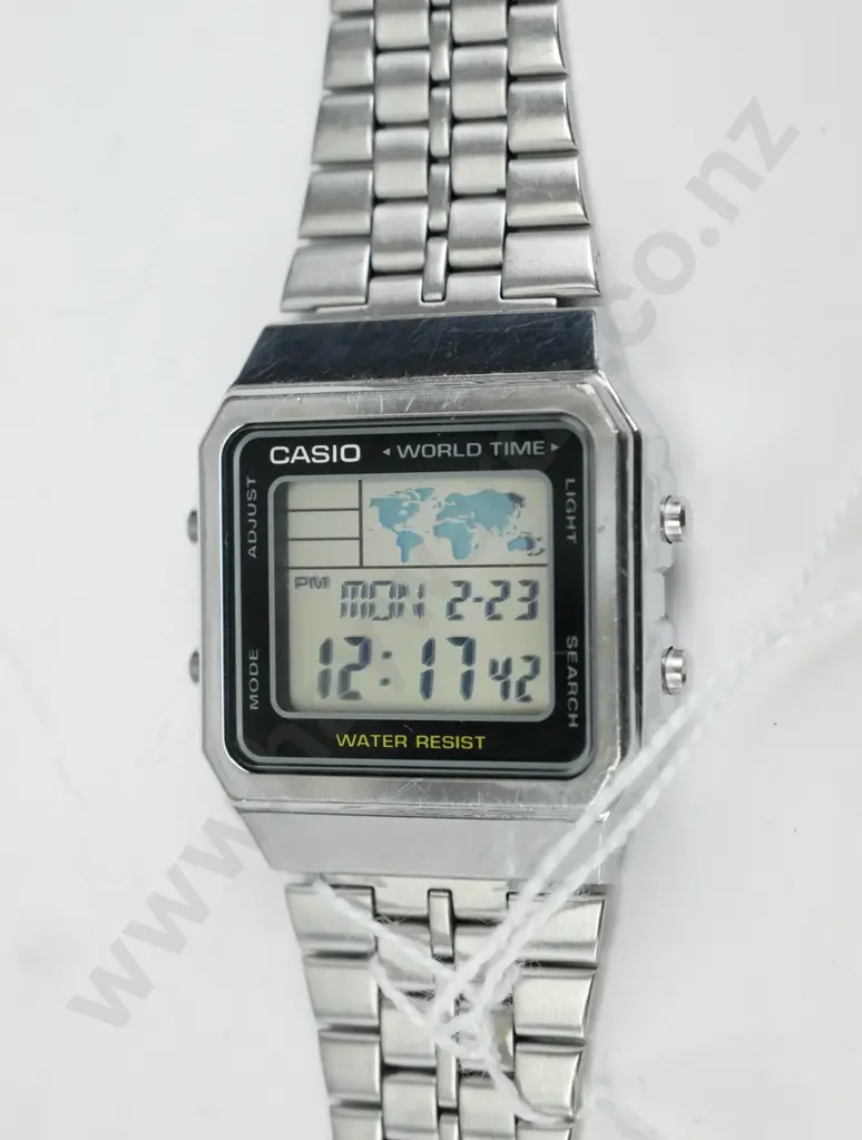 Silver Casio wristwatch Image 1++