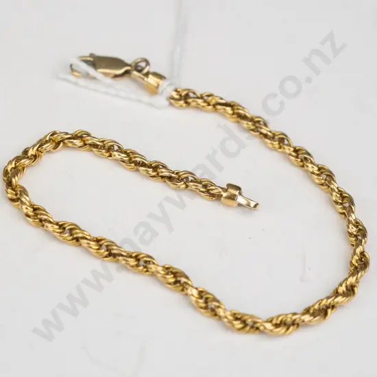 9ct Gold bracelet , broken hook