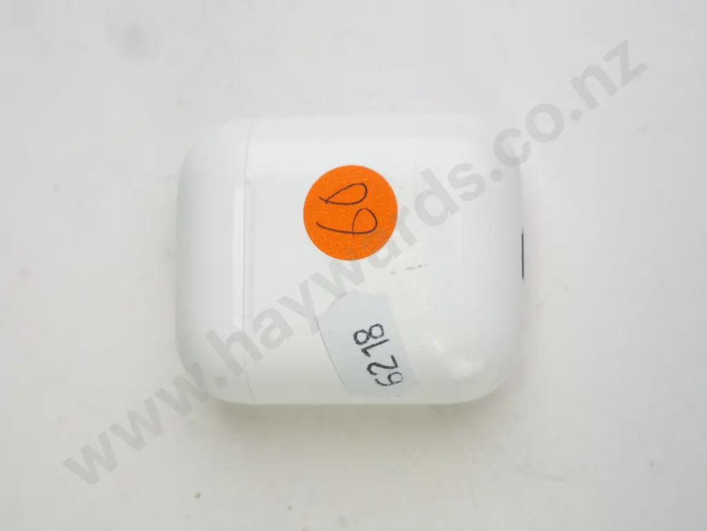 Apple Airpods & charging case Image 1++