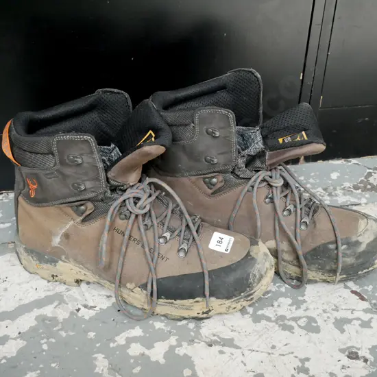 Pair of Hunter Elements boots - size EU46 UK12