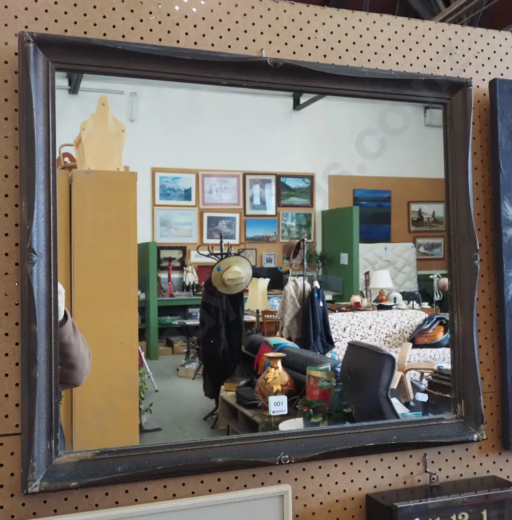 wall mirror - damage to frame Image 1++