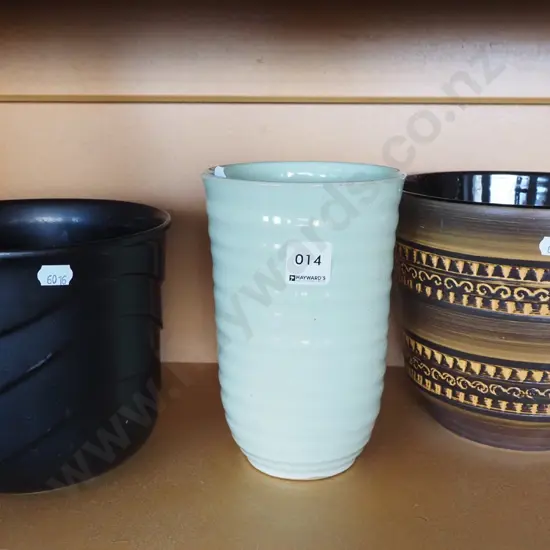 2x jardinieres/planters, vase H190