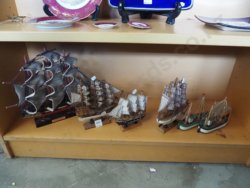 model boats and sailing ships H300 Image 1++