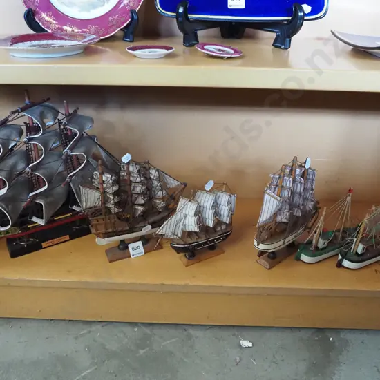 model boats and sailing ships H300