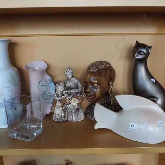 shelf; cat and fish figurines, vases Tallest H350