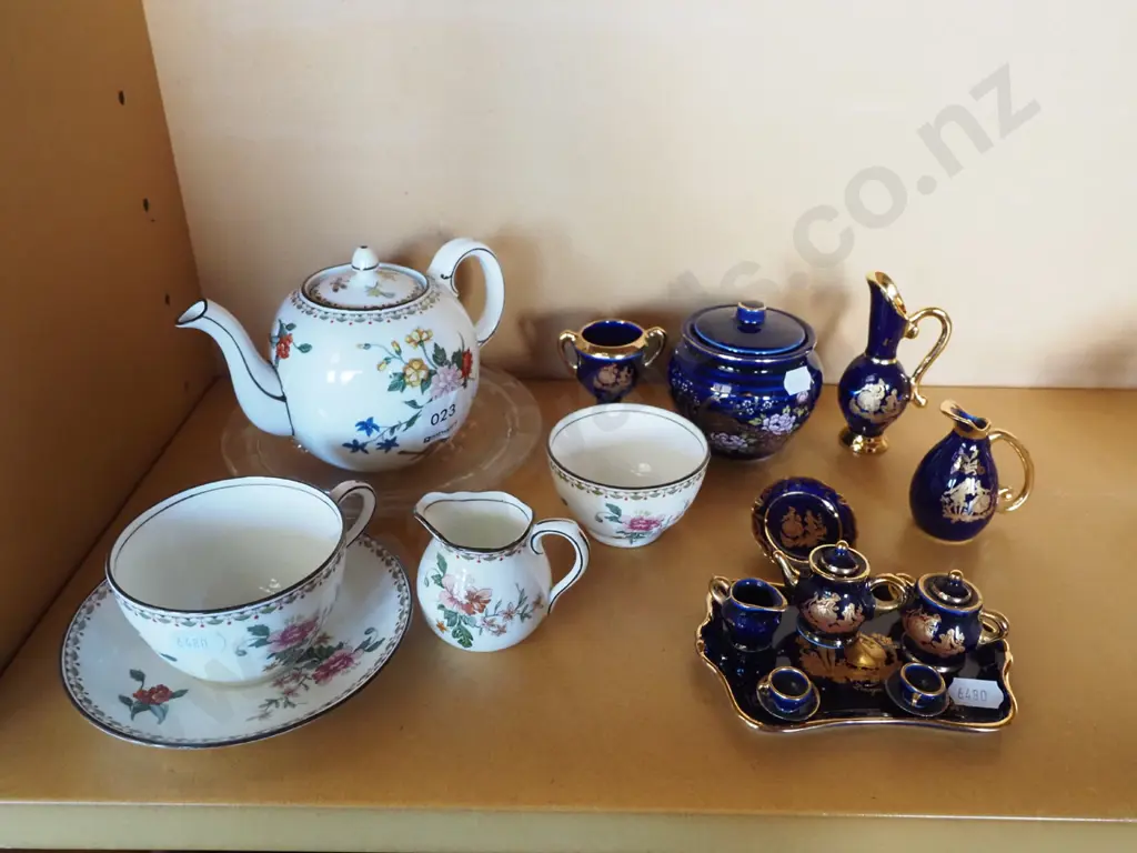 small Aynsley floral teapot, miniature tea set etc Image 1++