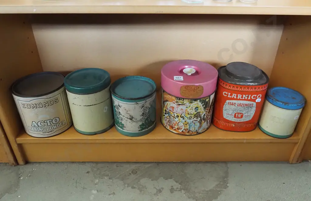 vintage tins Image 1++