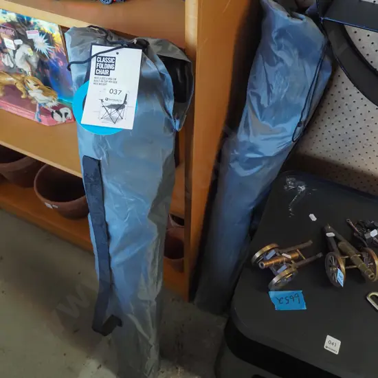 2x camping chairs
