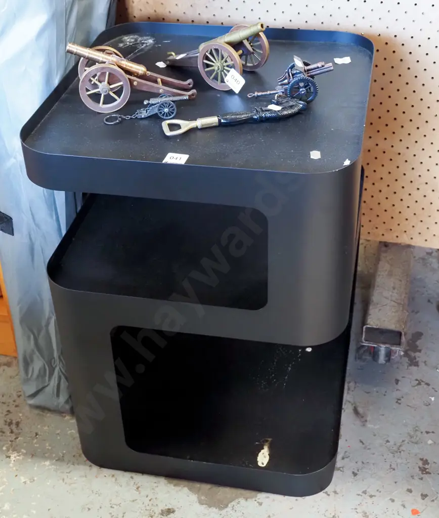 black metal end table/cabinet Image 1++