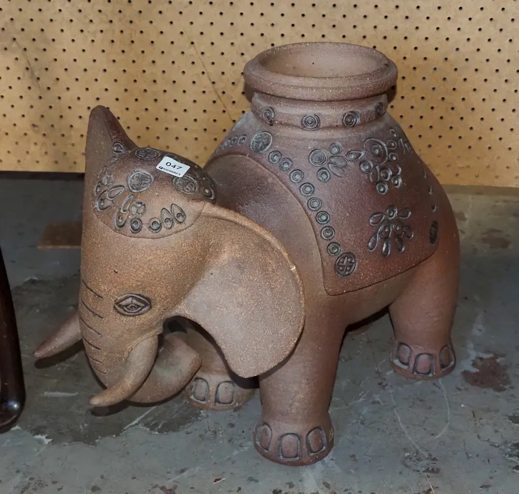 terracotta elephant H400 Image 1++