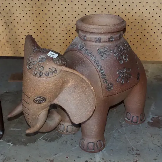 terracotta elephant H400