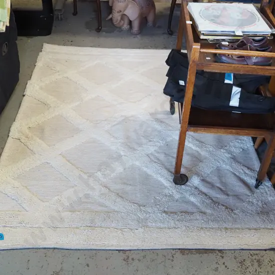 tufted and woven geometric patterned floor mat L1800 W1400