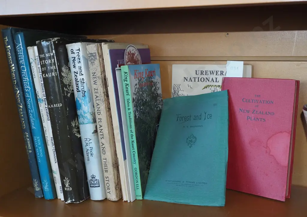 NZ flora books Image 1++