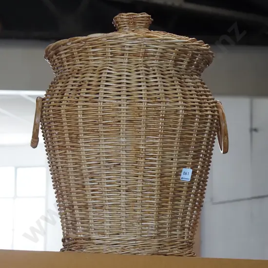 cane laundry hamper H500