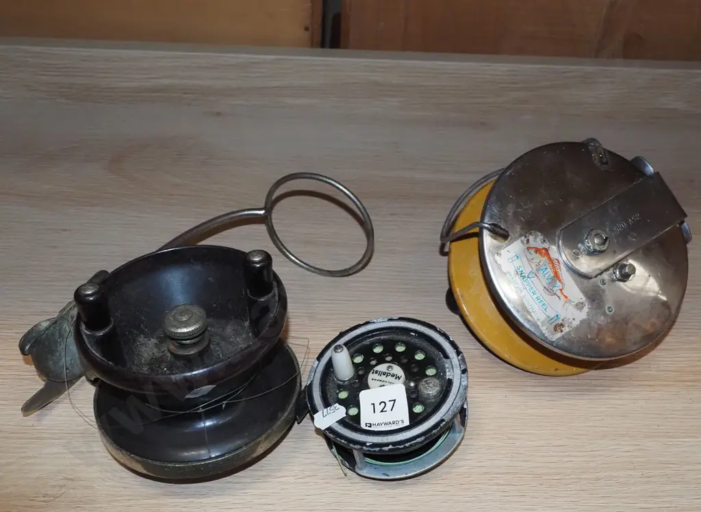 3x vintage fishing reels Image 1++
