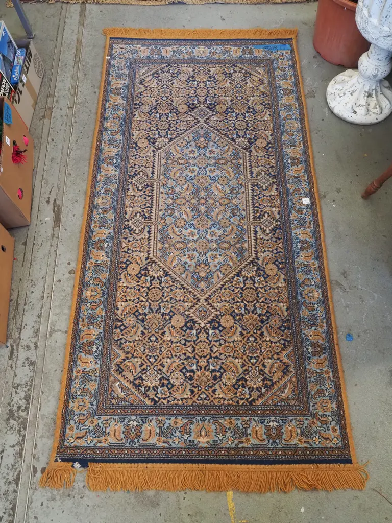 blue and brown floor mat L1780 W860 Image 1++