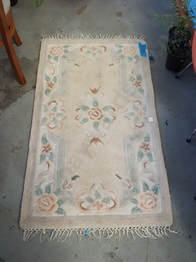 small cream floral floor mat L1220 W700 Image 1++