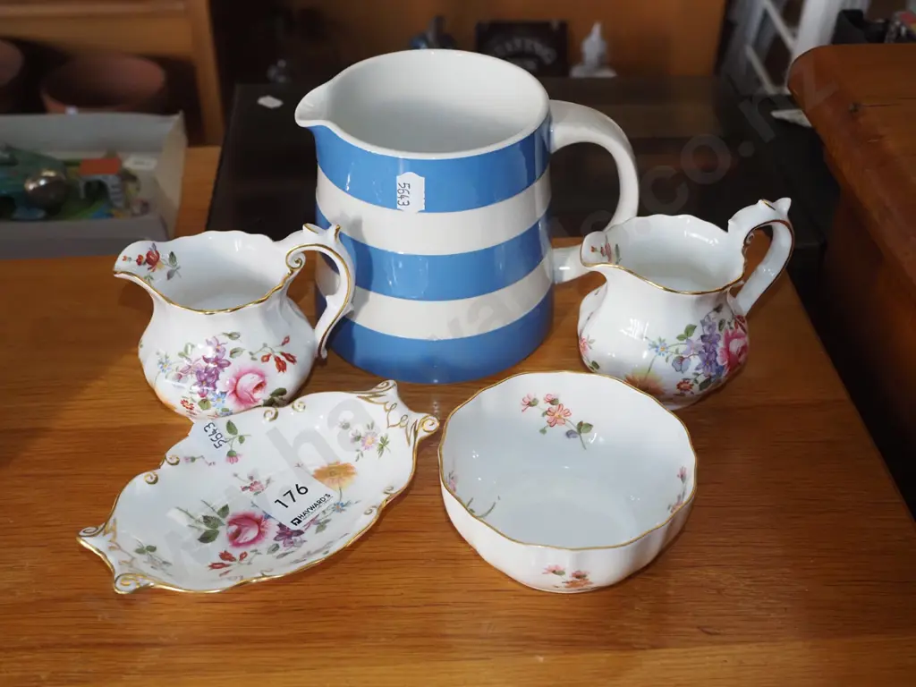 Crown Derby posies jugs, bowls, milk jug Image 1++