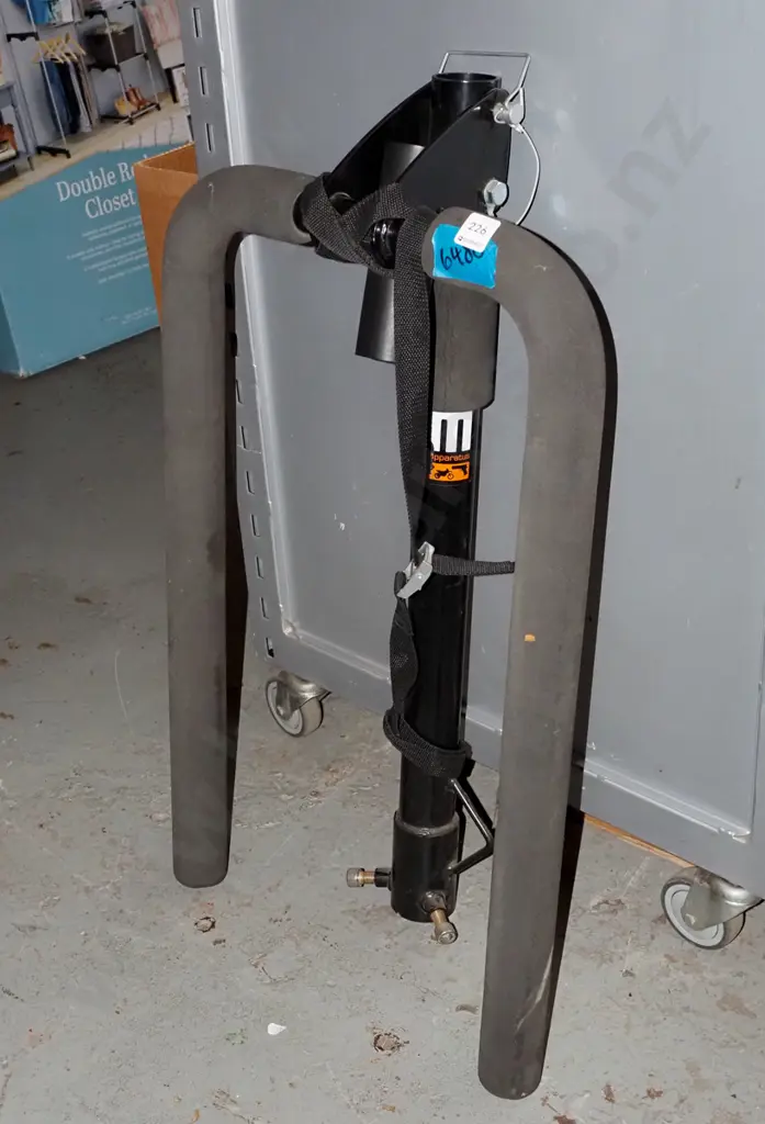 towball mounted bike rack Image 1++