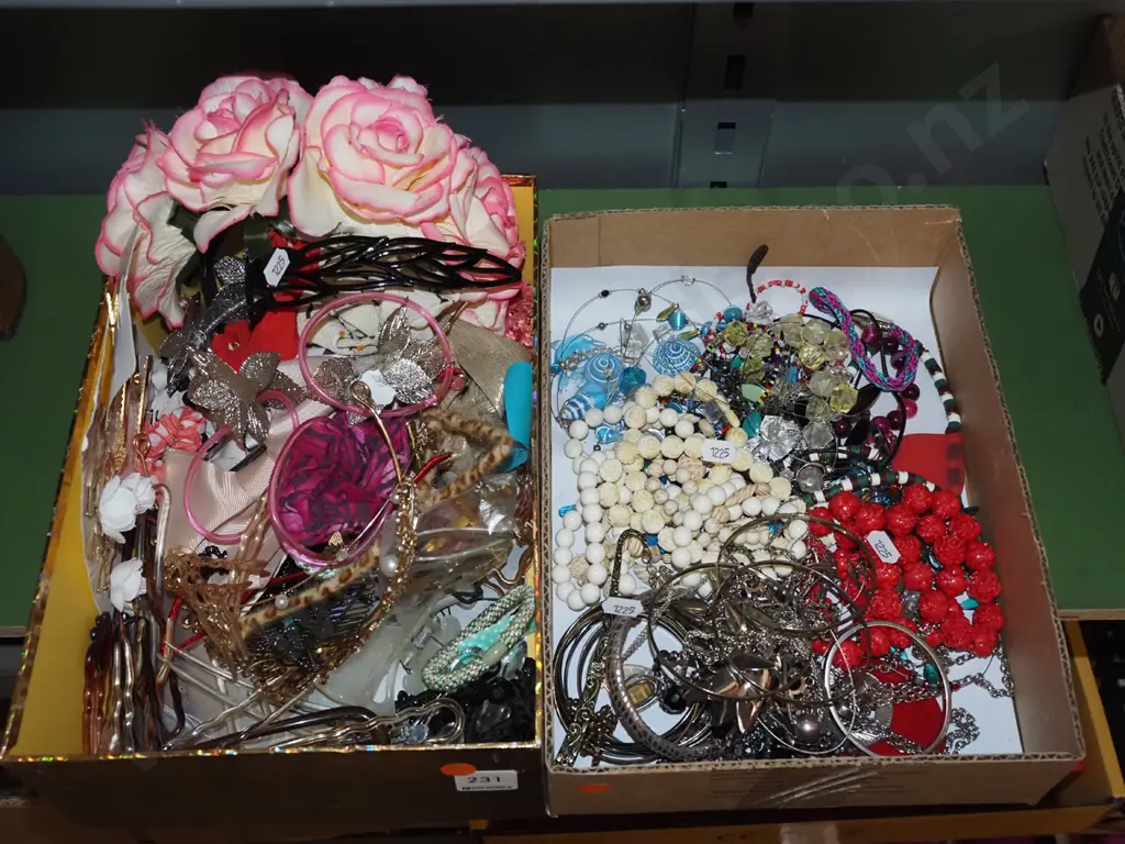 2x boxes of costume jewellery - orange dots Image 1++