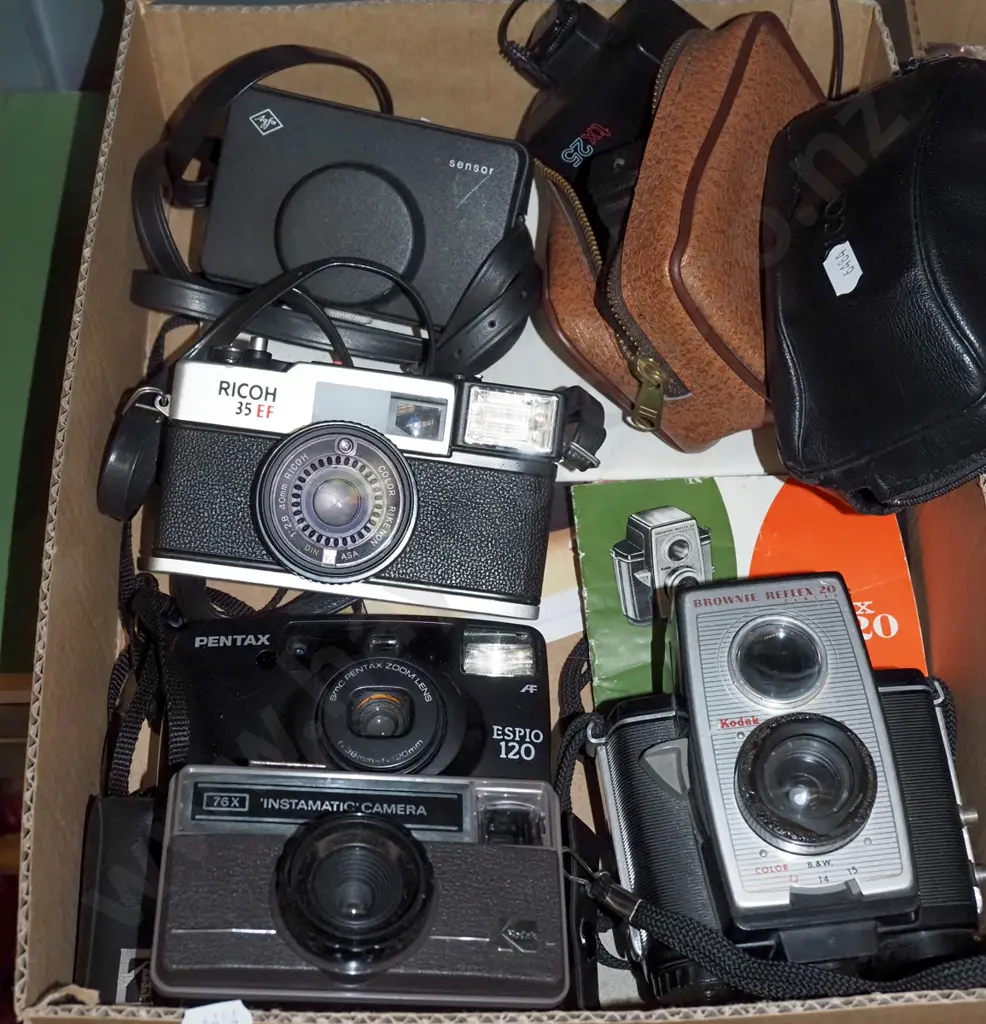 box; various cameras etc Image 1++
