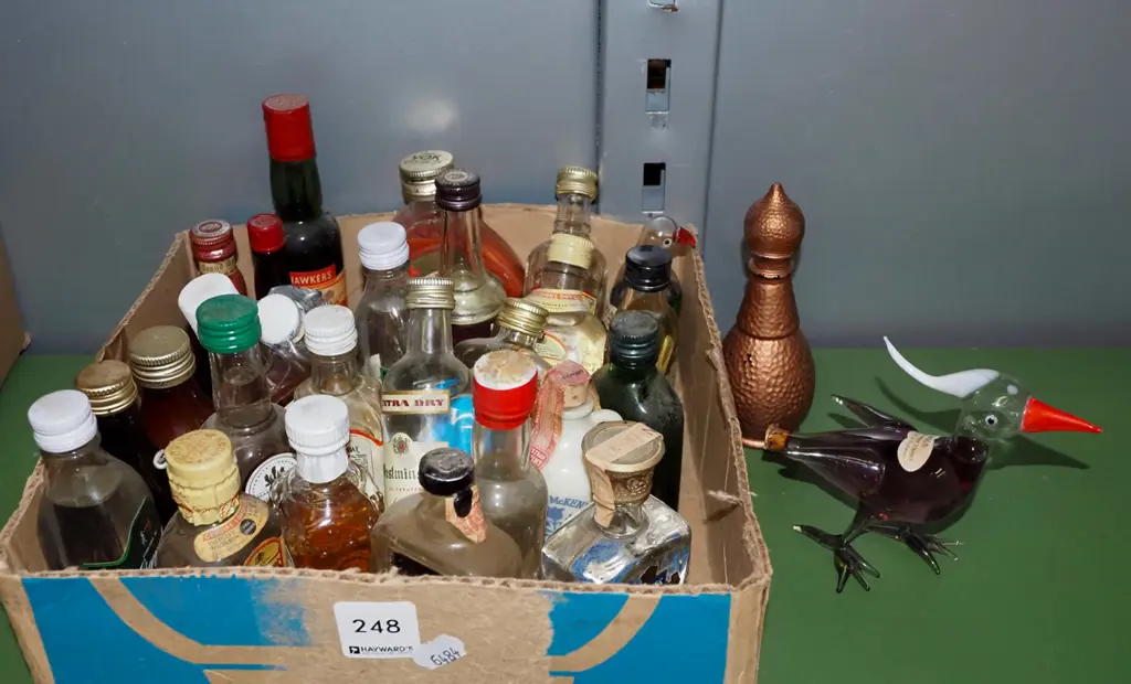 box of spirit miniatures Image 1++