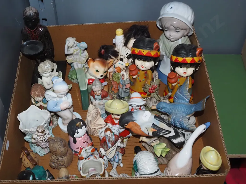 box; figurines Image 1++