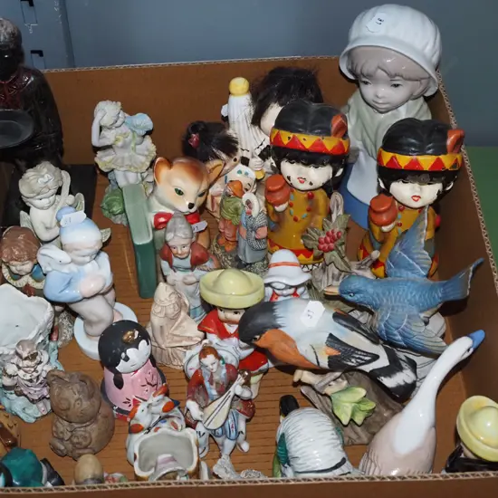 box; figurines