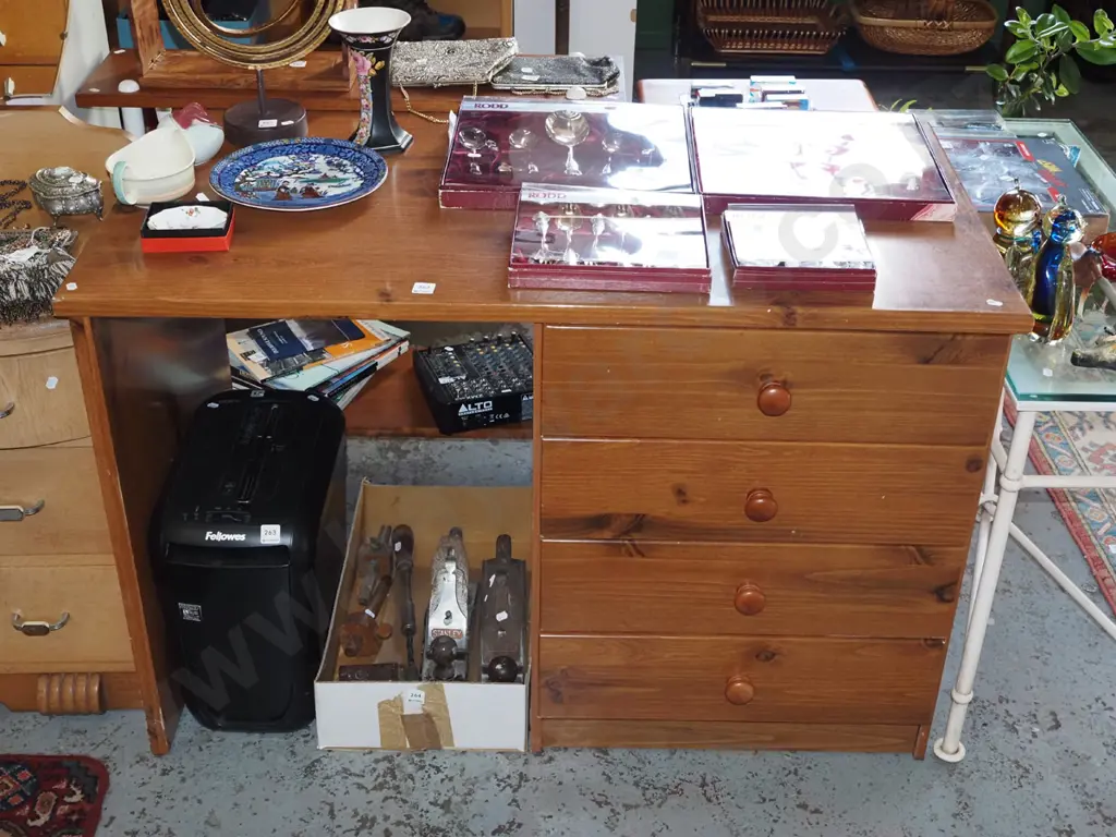 mdf faux wood veneer 4 drawer desk H760 W1155 Image 1++