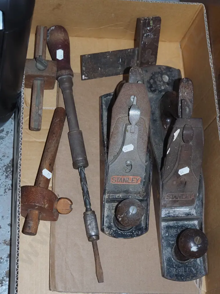 box; hand planes, marker gauge etc Image 1++