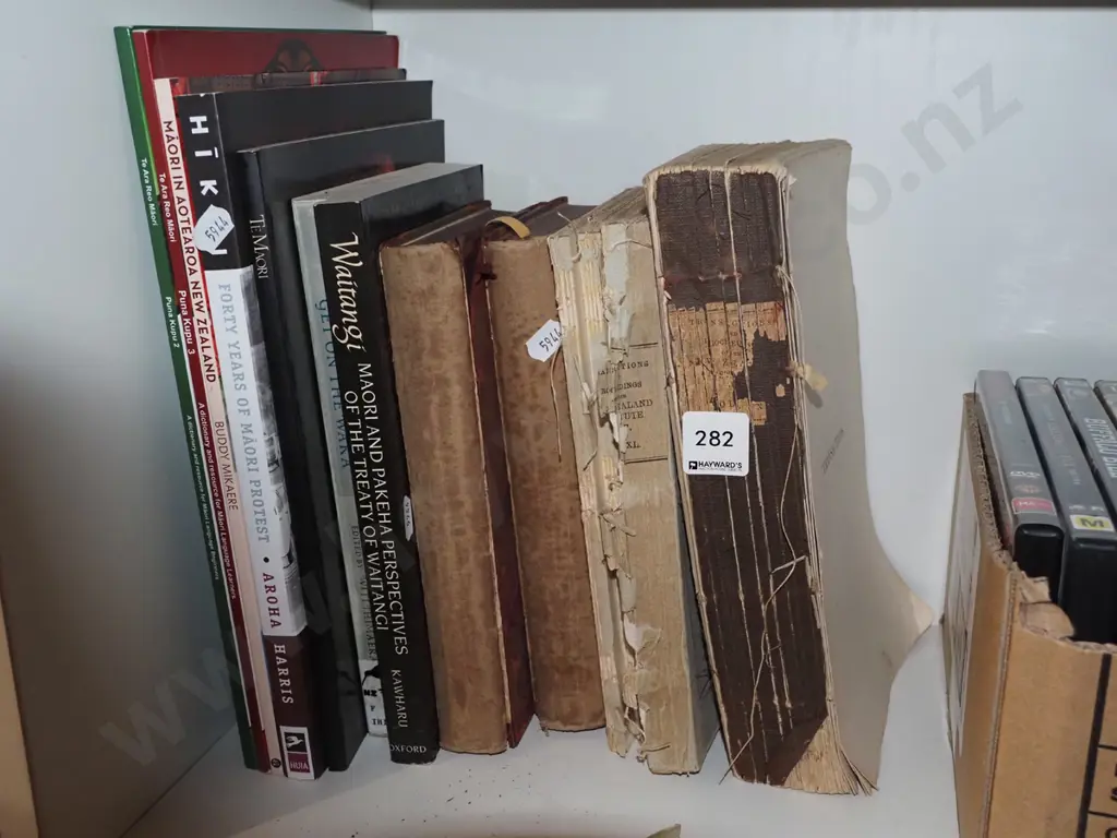 various NZ and other books Image 1++